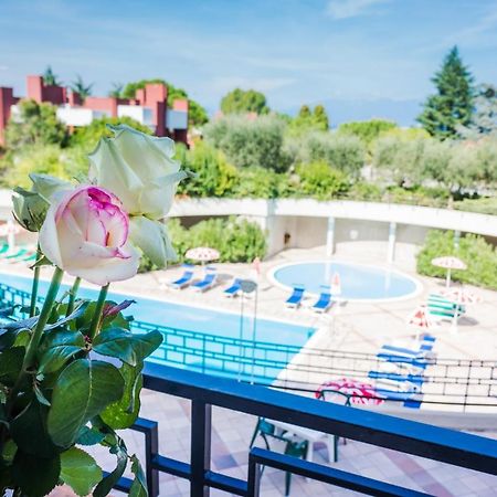 Hotel Residence Holiday Sirmione Exterior photo