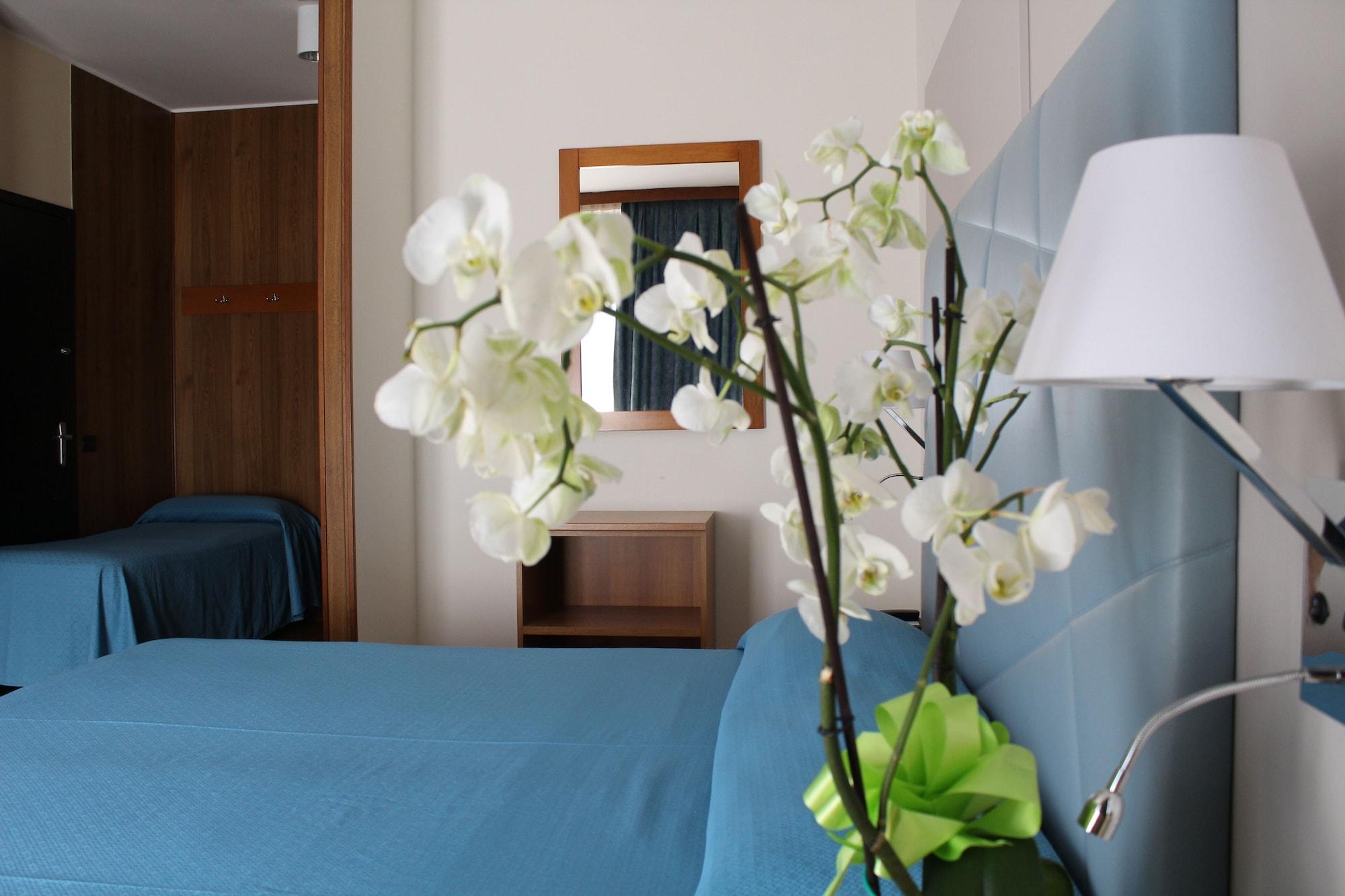 Hotel Residence Holiday Sirmione Exterior photo