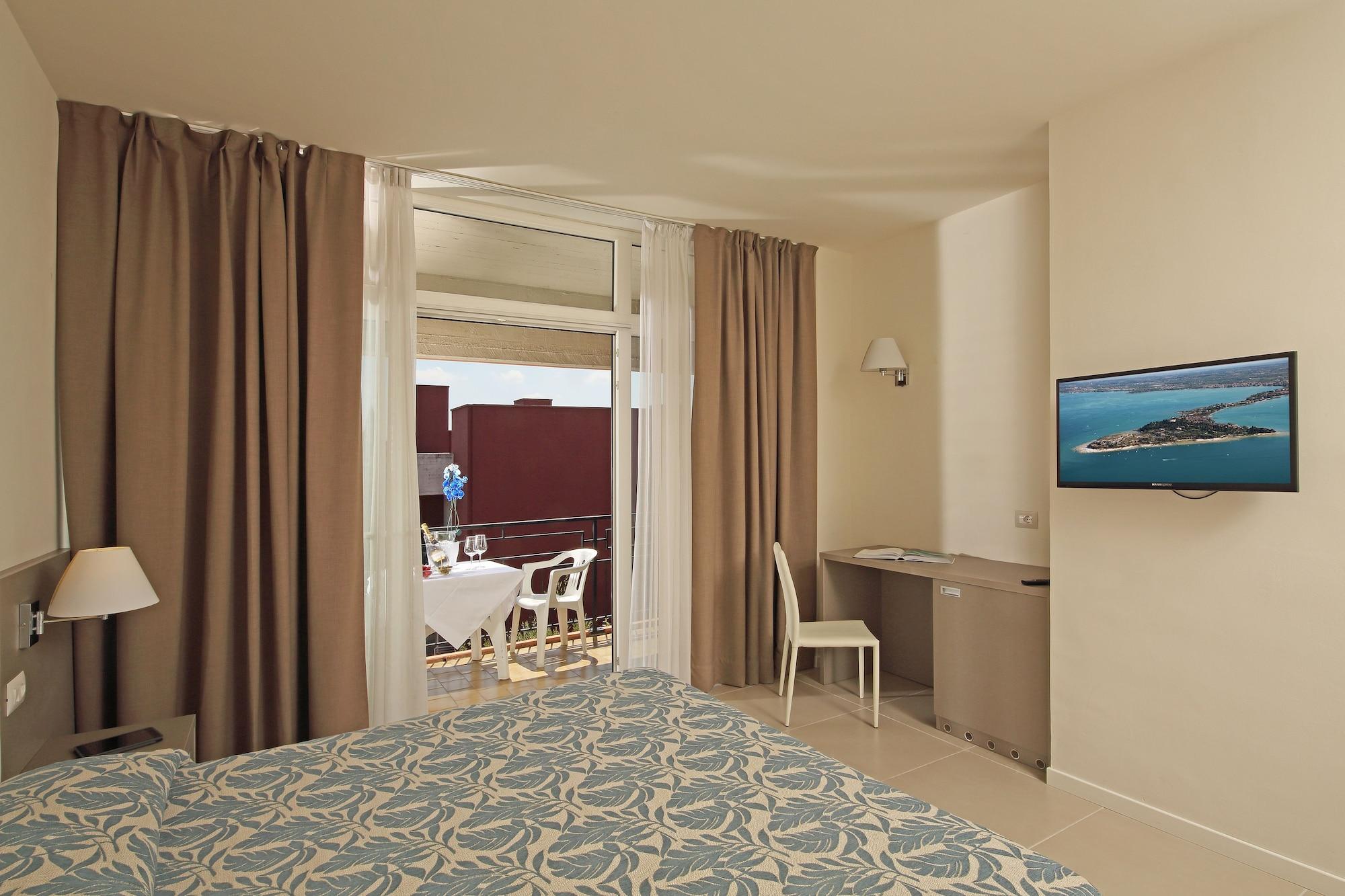 Hotel Residence Holiday Sirmione Exterior photo