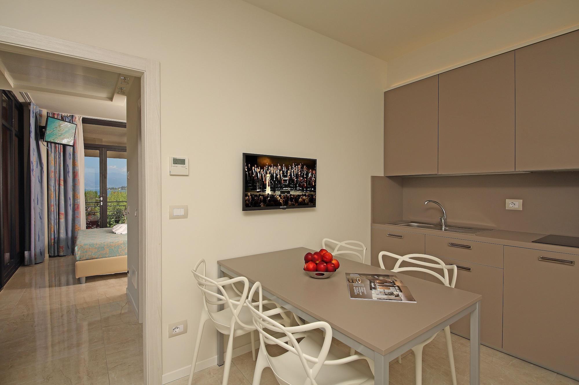 Hotel Residence Holiday Sirmione Exterior photo