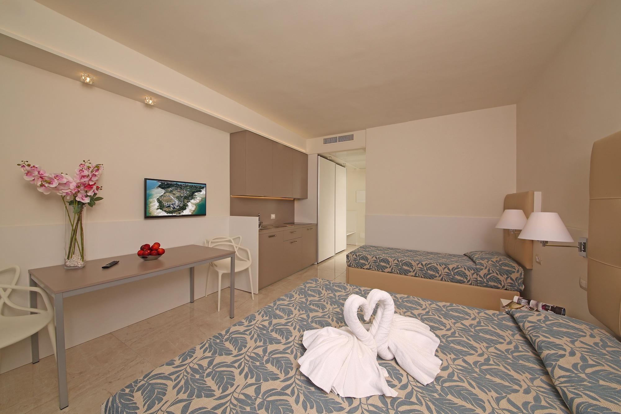 Hotel Residence Holiday Sirmione Exterior photo