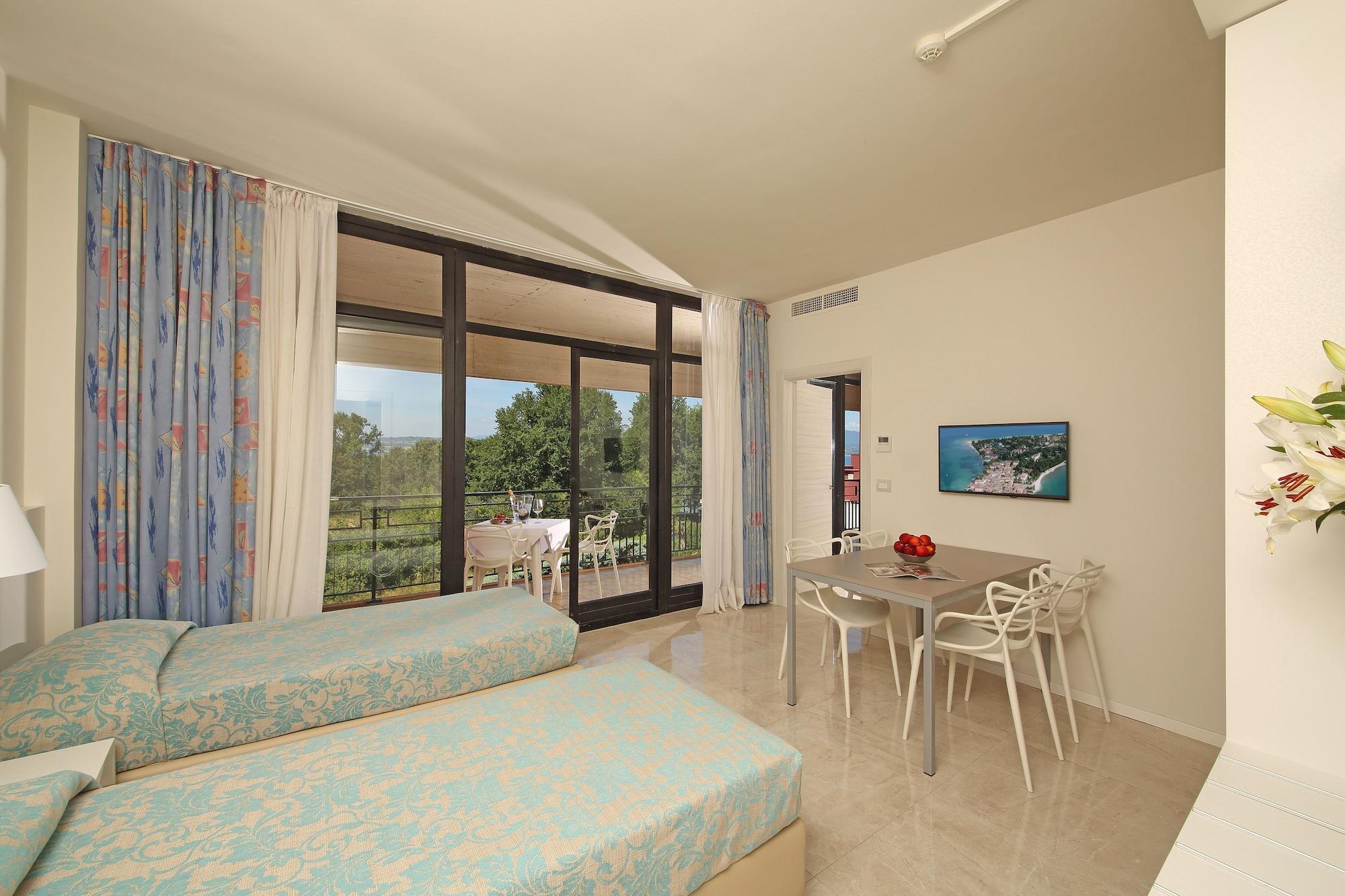 Hotel Residence Holiday Sirmione Exterior photo