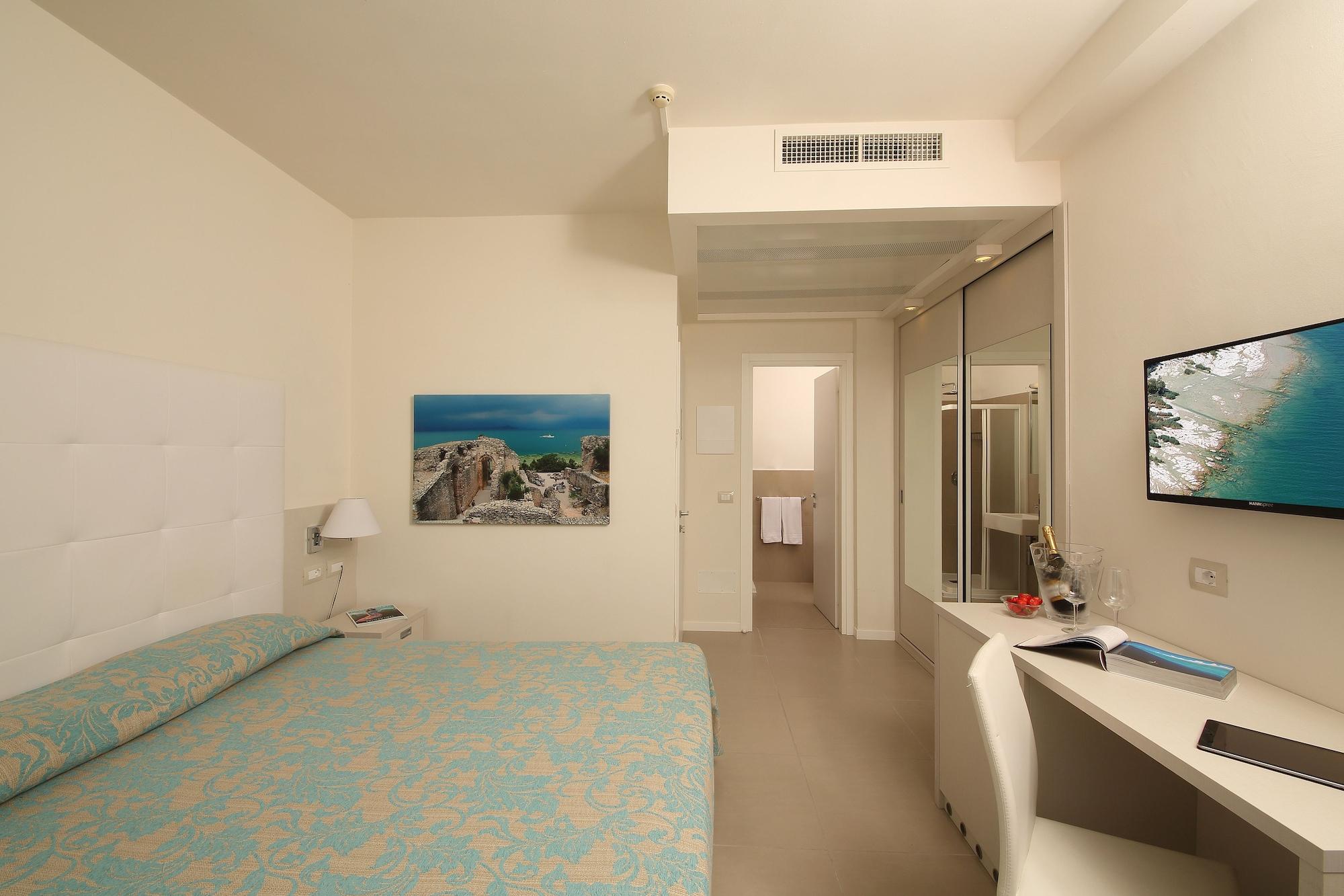 Hotel Residence Holiday Sirmione Exterior photo