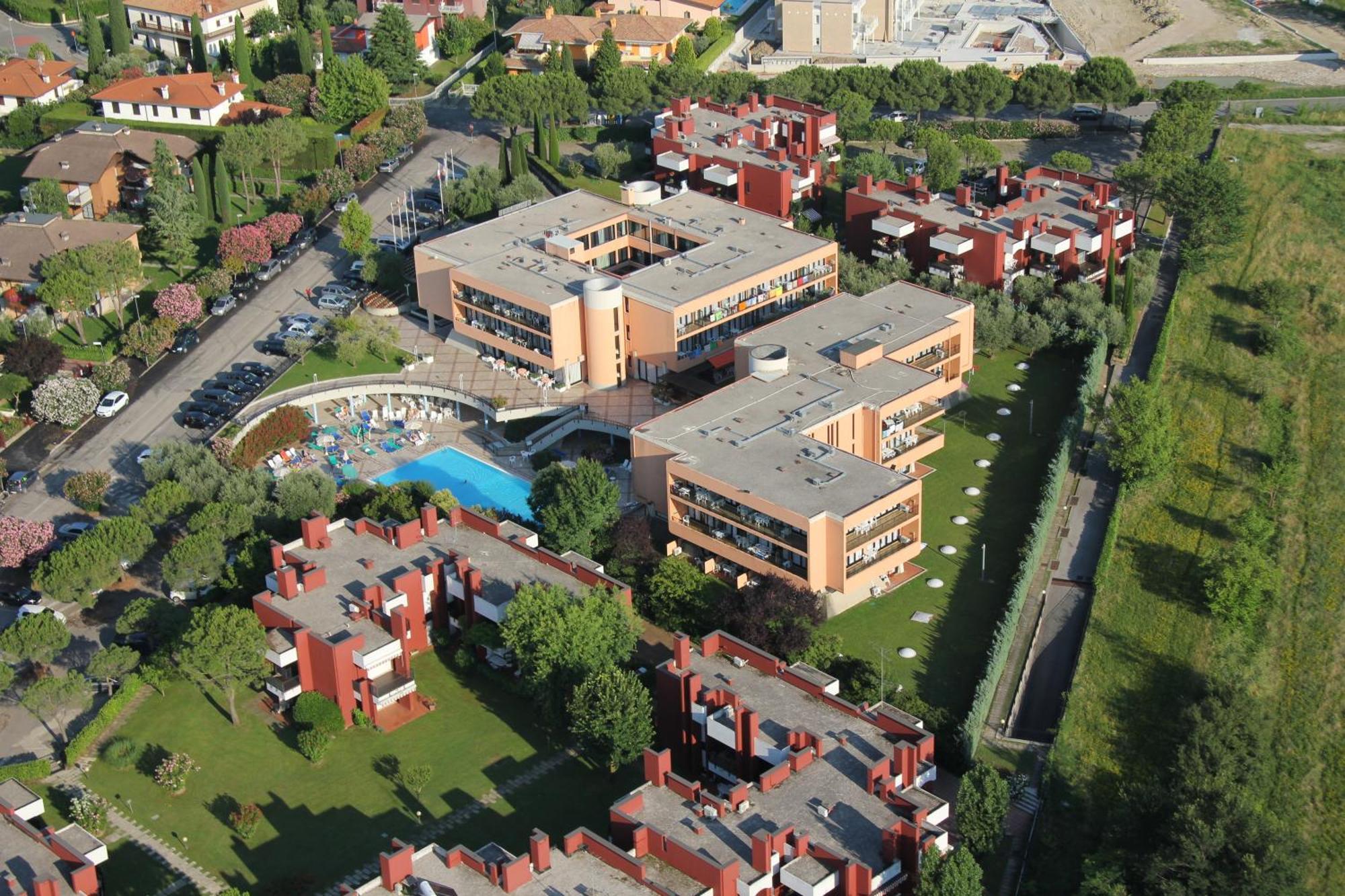 Hotel Residence Holiday Sirmione Exterior photo