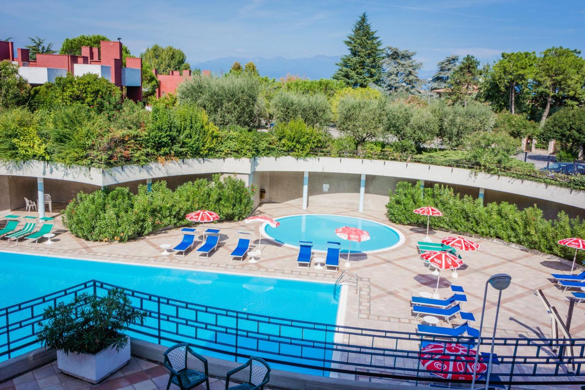 Hotel Residence Holiday Sirmione Exterior photo