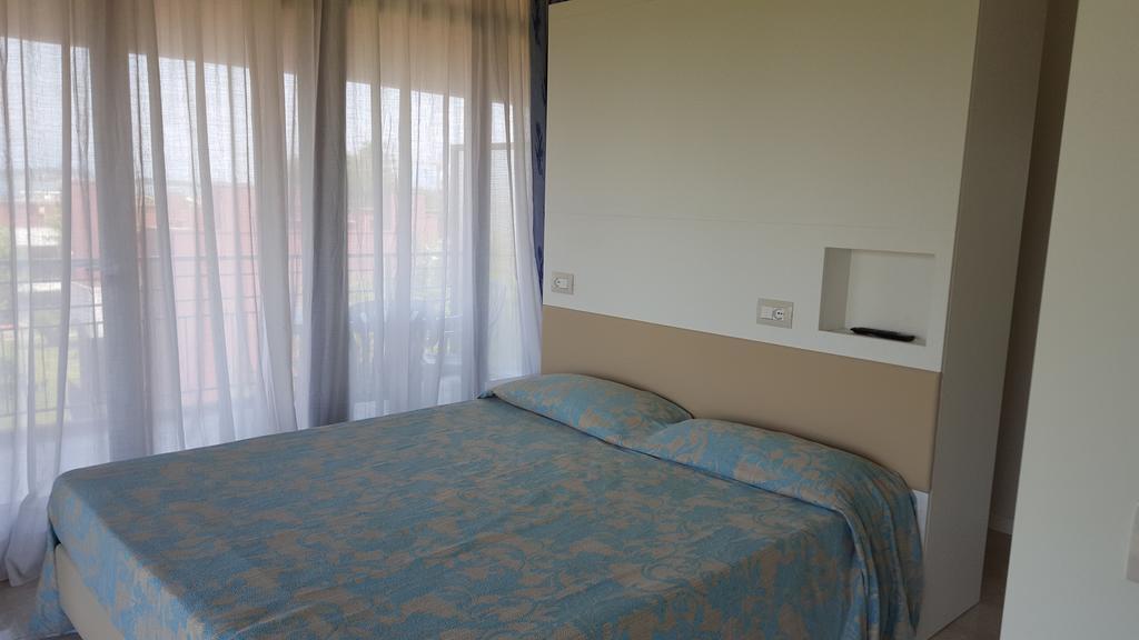 Hotel Residence Holiday Sirmione Exterior photo
