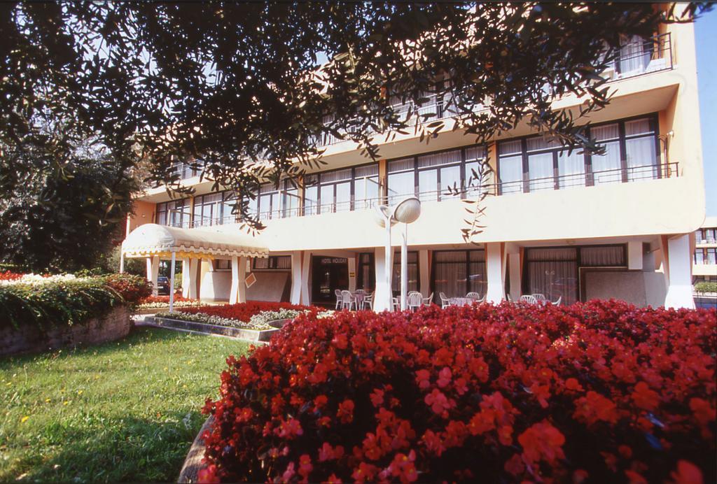 Hotel Residence Holiday Sirmione Exterior photo