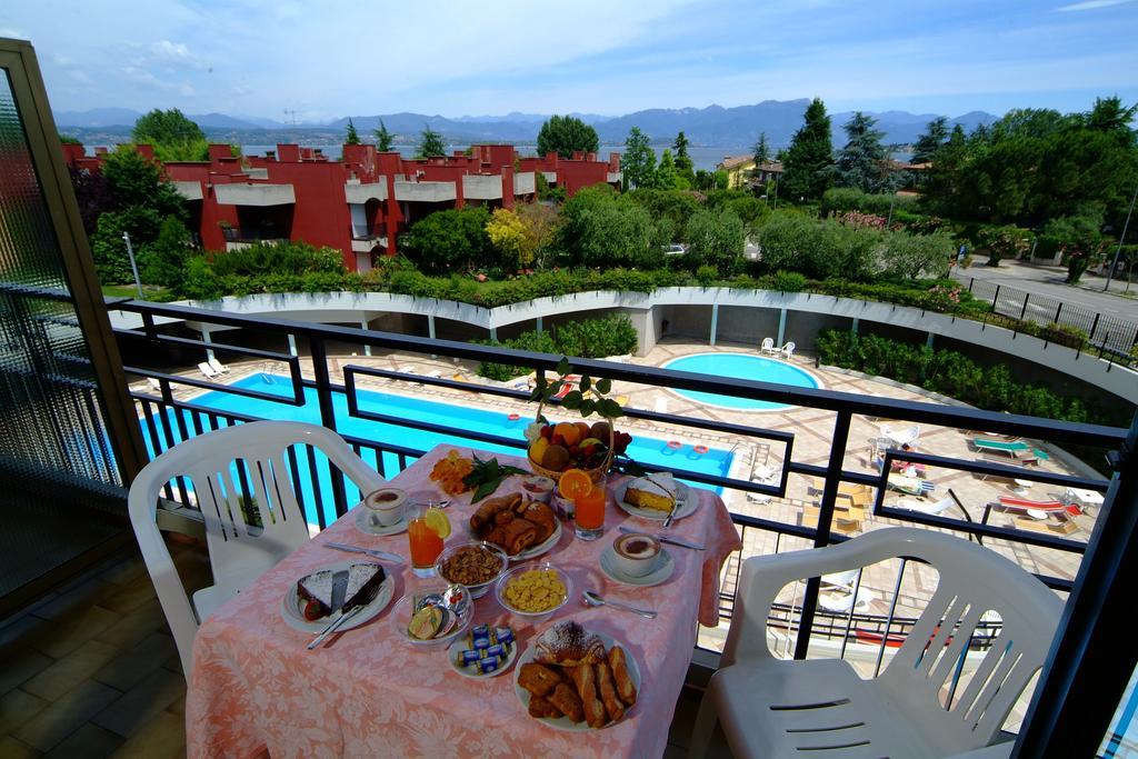 Hotel Residence Holiday Sirmione Exterior photo